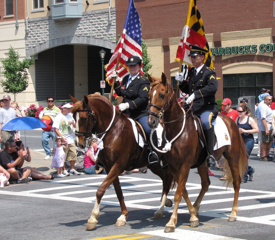 hometown-holidays-56a236e83df78cf772735845